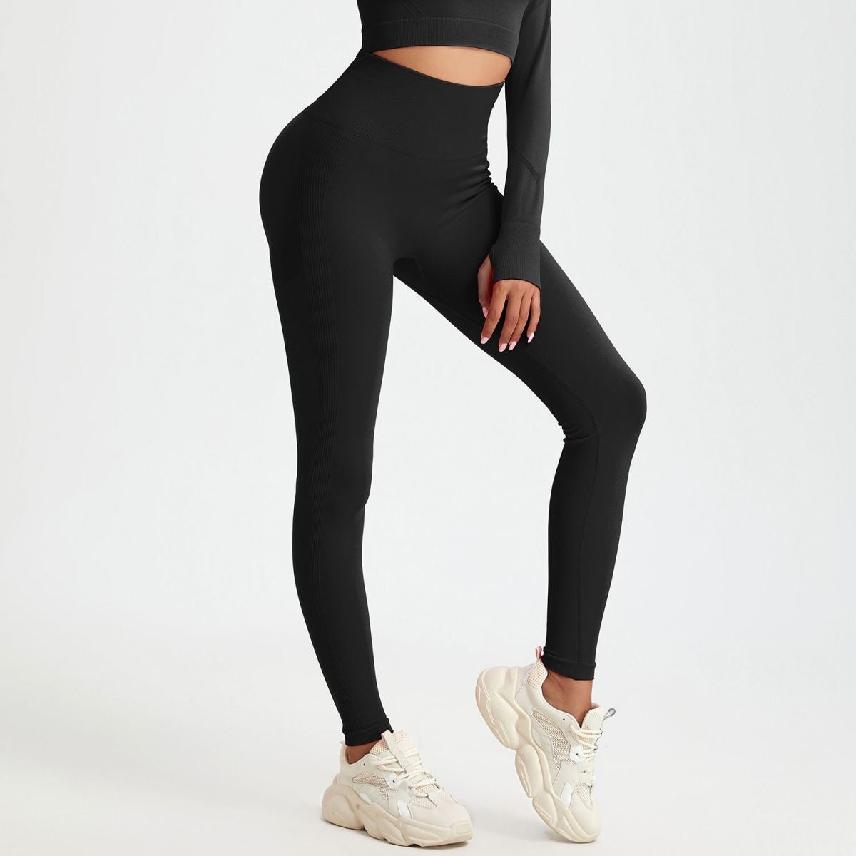 Butt-lifting fitness leggings